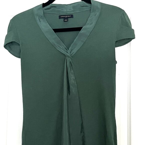 Banana Republic Top - Picture 2 of 9
